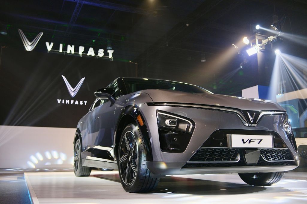 Xehay vf 7 mo ban phi 241024 3 VinFast chính thức mở bán ô tô điện VF 7 tại Philippines